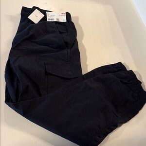 Uniqlo NWT Men's Black Cargo Pants with jogger bottom